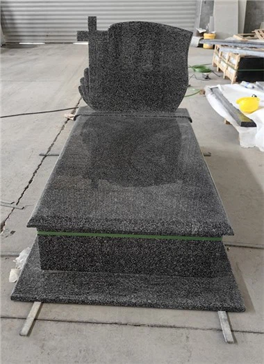 Pierre tombale en granit gris foncé