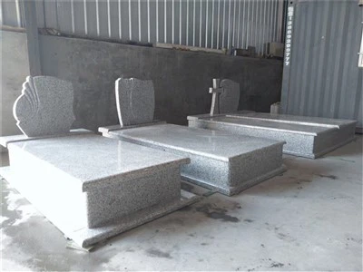 Couleurs des pierres tombales en granit gris