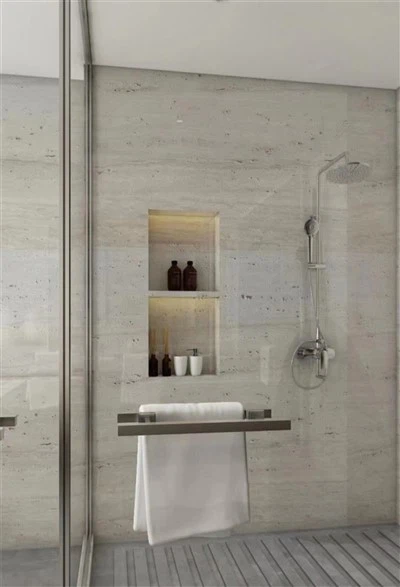 Carrelage de salle de bain en travertin