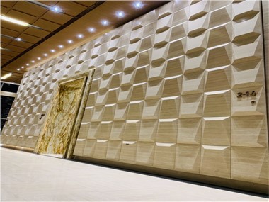 Carrelage en pierre de travertin