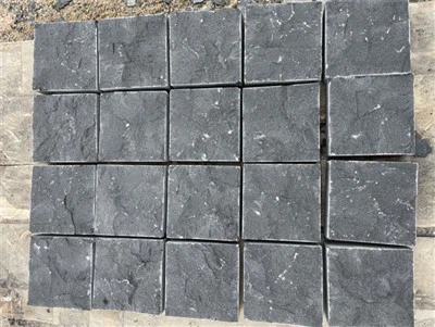 Pavés d'allée en basalte