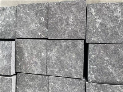 Cubes de pierre de basalte