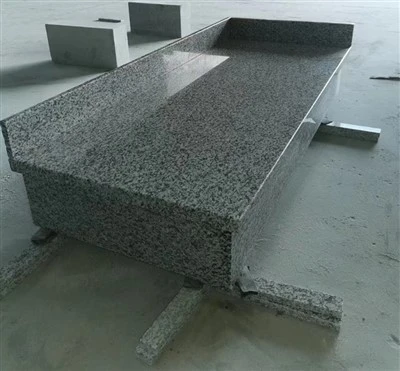 Dosseret de cuisine en granit blanc
